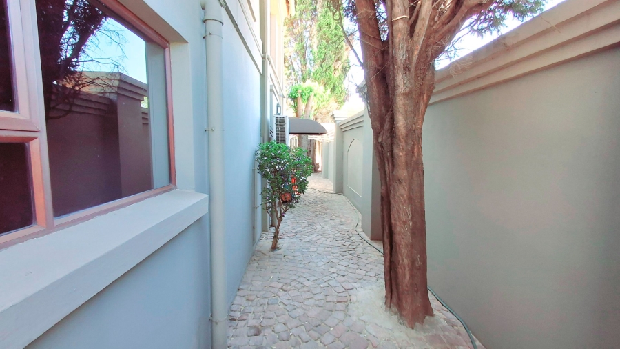 5 Bedroom Property for Sale in Roodia Free State